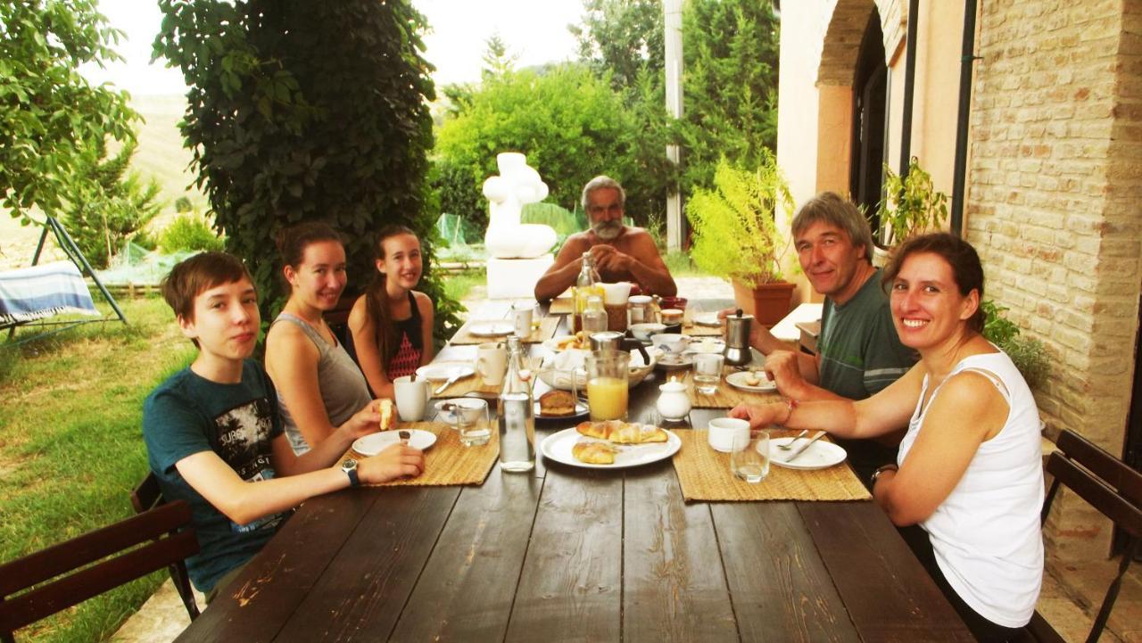 "La Casa Degli Ulivi Art B&B" Trecastelli Luaran gambar